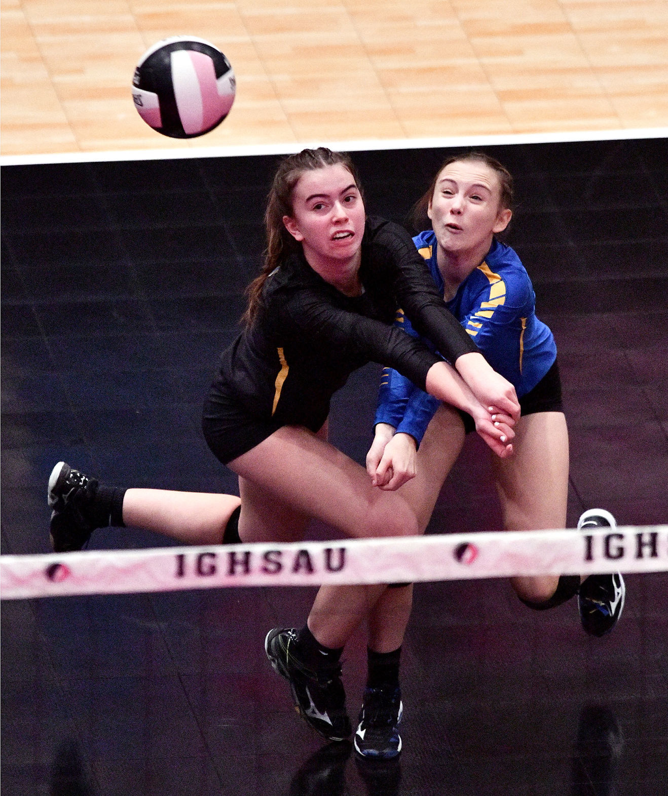 Wilton vs Clarion-Goldfield-Dows state volleyball